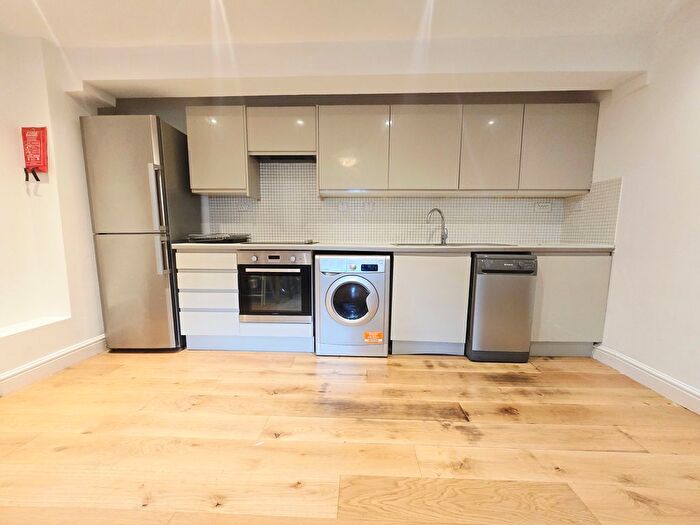 3 Bedroom Flat To Rent In St. John's Grove, London, N19