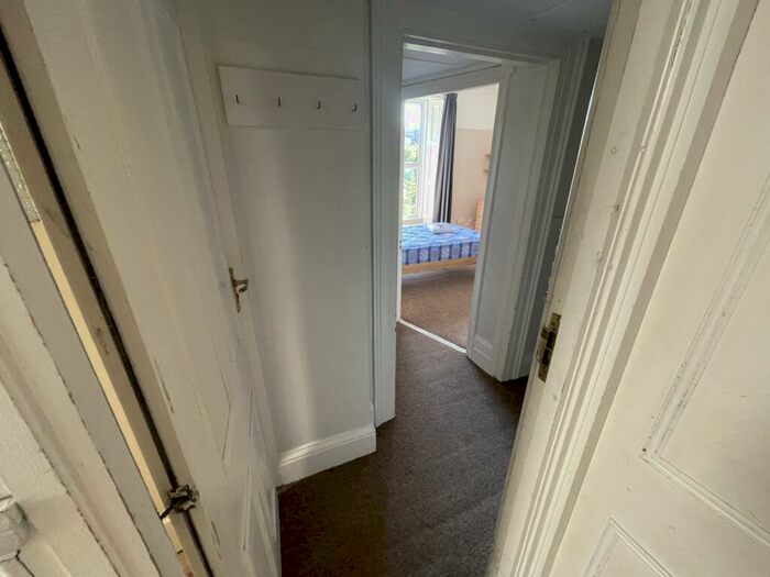 1 Bedroom Flat To Rent In Victoria Walk, Cotham, Bristol, BS6