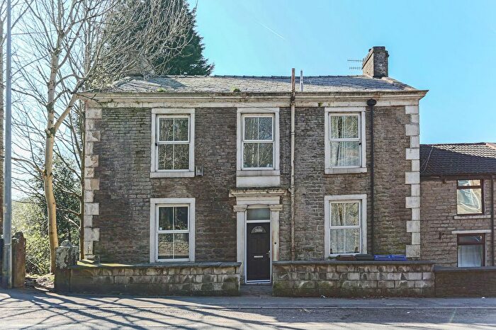 4 Bedroom Semi-Detached House For Sale In Manchester Road, Accrington, BB5