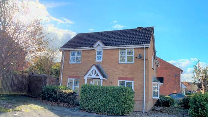 3 Bedroom Semi-Detached House To Rent In Chichester Close, Ellistown, Coalville LE67