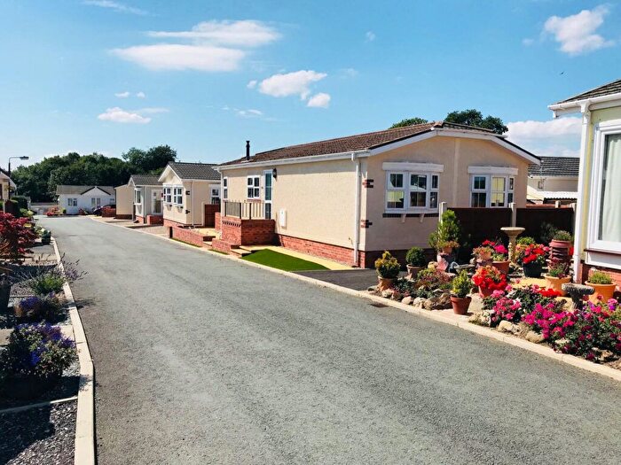 2 Bedroom Mobile/park Home For Sale In Valley View Park, Alveley, Bridgnorth, WV15