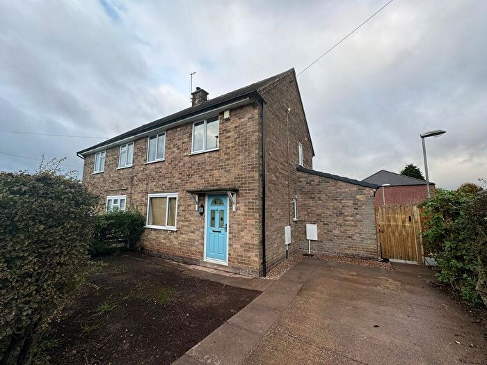 3 Bedroom Semi-Detached House To Rent In Yewtree Road, Hucknall, Nottingham, NG15