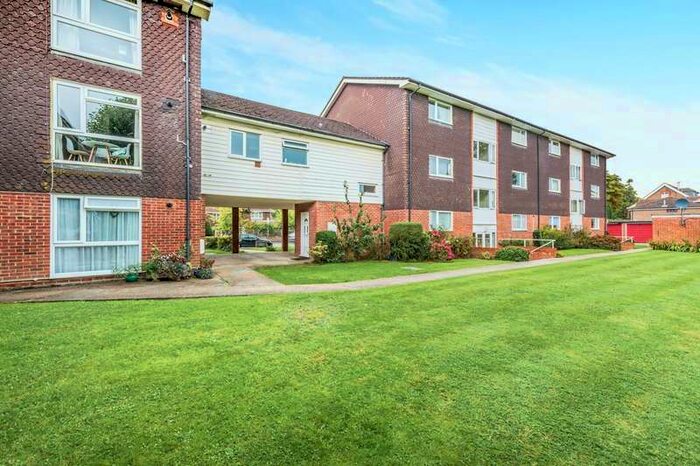 1 Bedroom Property To Rent In Wimblehurst Court, Horsham, RH12