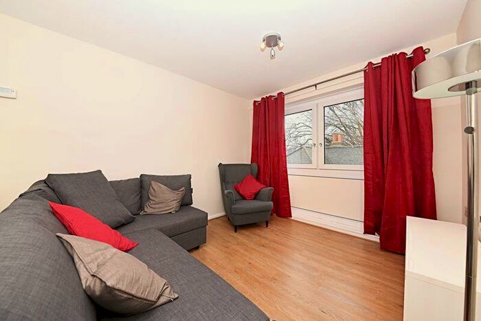 1 Bedroom Flat To Rent In Vandome Close, London, E16
