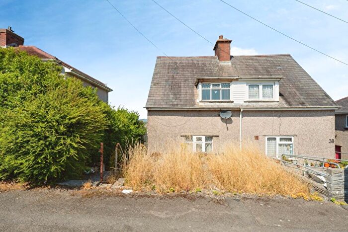 2 Bedroom Semi-Detached House For Sale In Elphin Crescent, Townhill, Abertawe, Elphin Crescent, SA1