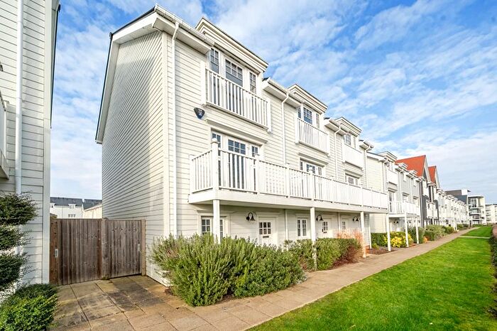 4 Bedroom Town House To Rent In Longwater Avenue, Green Park, RG2