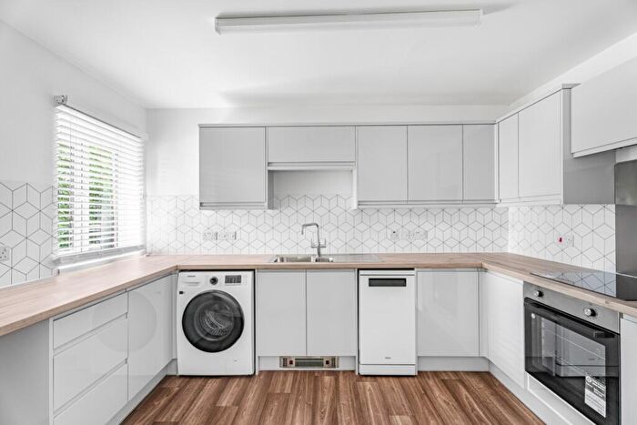 2 Bedroom Apartment To Rent In Victoria Court, London Road, Headington, OX3