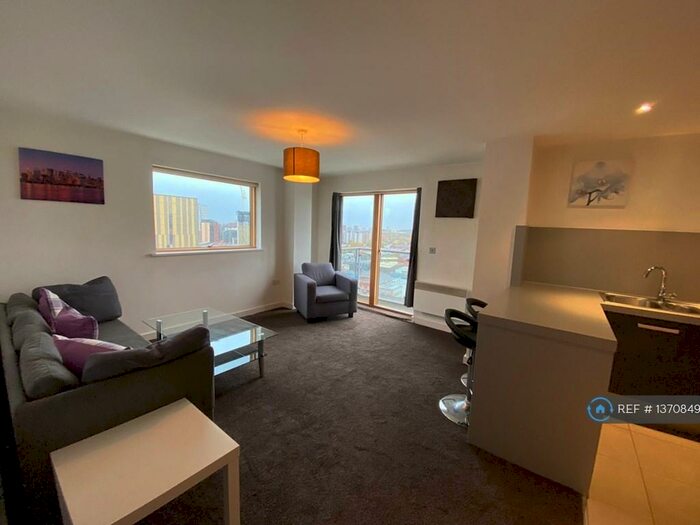2 Bedroom Flat To Rent In Britton House, Manchester, M4