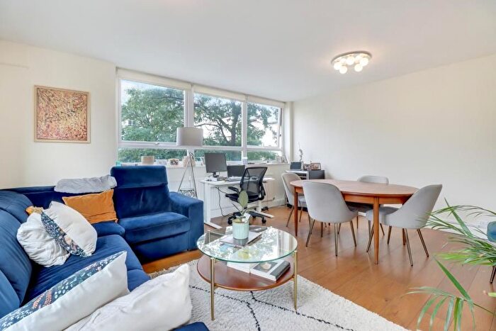 3 Bedroom Flat To Rent In Randolph Avenue, Little Venice, W9