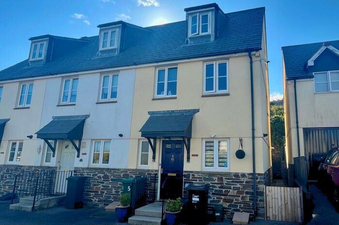 3 Bedroom House To Rent In St Austell, PL25