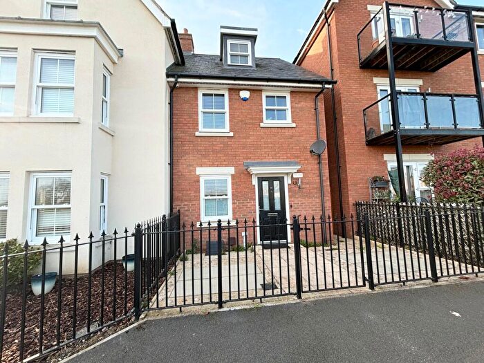 3 Bedroom Semi-Detached House To Rent In Venus Avenue, Biggleswade, SG18