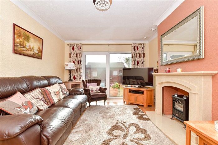 2 Bedroom Semi-detached Bungalow For Sale In Bruce Grove, Wickford, Essex, SS11
