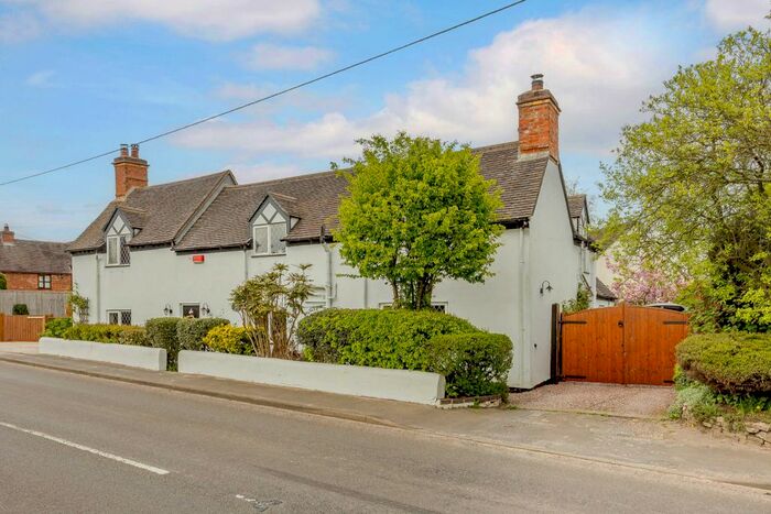 3 Bedroom Detached House For Sale In Hawthorn Cottage, Wood Lane, Burton-On-Trent, Staffordshire, DE13