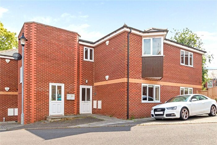 2 Bedroom Apartment To Rent In Falcon Mews, Cleethorpes, N E Lincs, DN35