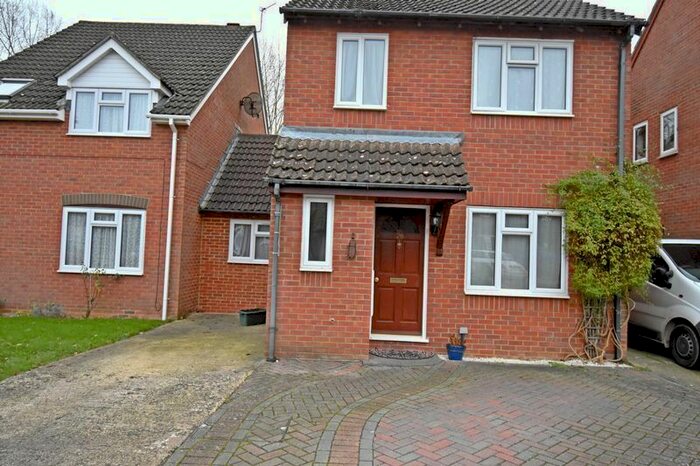 3 Bedroom Semi-Detached House To Rent In Renown Way, Chineham, Basingstoke, RG24