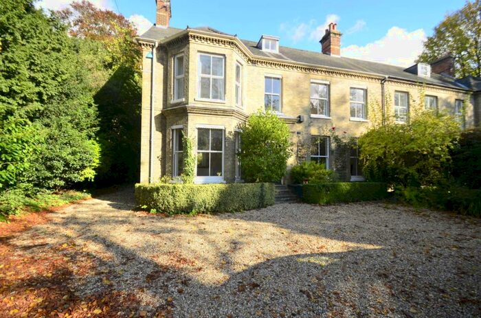 6 Bedroom Semi-Detached House To Rent In Lime Tree Road, Norwich, NR2