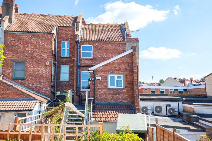 4 Bedroom Maisonette For Sale In Canford Lane, Bristol, BS9