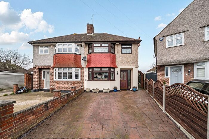 4 Bedroom Semi Detached House For Sale In Caithness Gardens, Sidcup, DA15