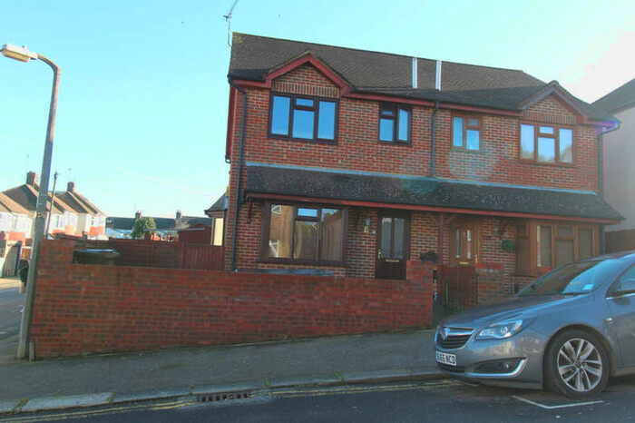 3 Bedroom Semi-Detached House To Rent In Camden Road, Gillingham, ME7