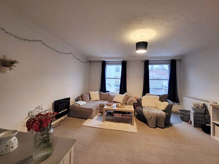 1 Bedroom Flat To Rent In High Street, Holt, NR25