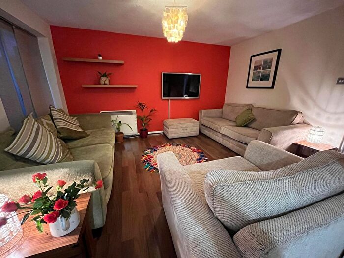 2 Bedroom Property To Rent In Stretford Road, Hulme, M15