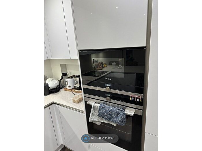 2 Bedroom Flat To Rent In Ballards Way, Croydon, CR0