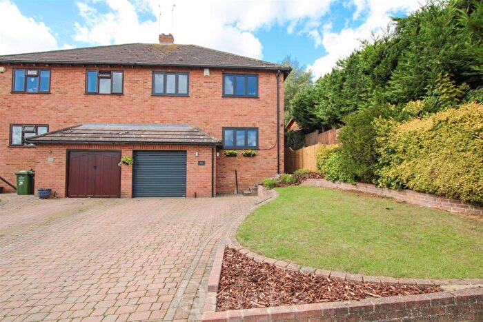4 Bedroom Semi-Detached House For Sale In Mount View, Billericay, CM11