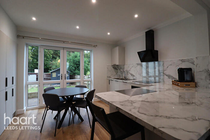 4 Bedroom Semi-Detached House To Rent In The Grove, Leeds, LS17