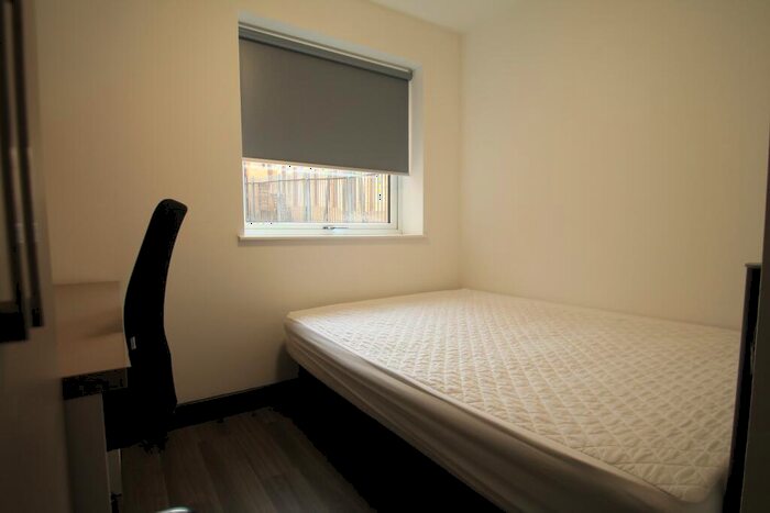 Studio To Rent In Chapel Street, Luton, LU1