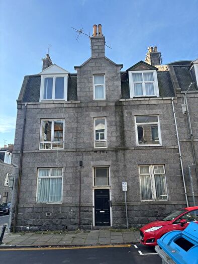2 Bedroom Flat To Rent In Howburn Place, Ffr, Aberdeen, AB11