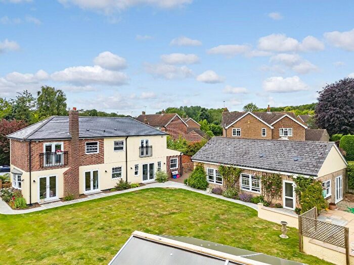 4 Bedroom Detached House For Sale In Billericay Road, Herongate, Brentwood, Essex, CM13