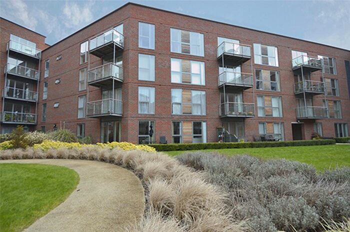 1 Bedroom Flat To Rent In The Heart, New Zealand Avenue, Walton On Thames, Surrey, KT12