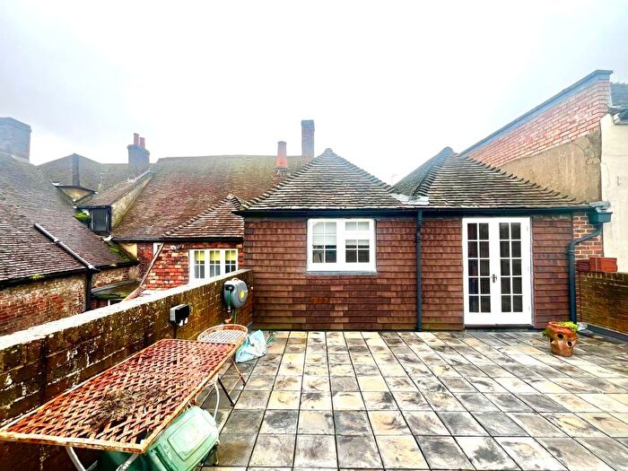 3 Bedroom Flat To Rent In / High Street, Hythe, CT21