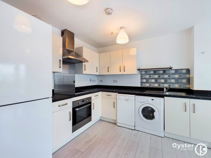 2 Bedroom Flat To Rent In Maxwell Road, Image Court, RM7