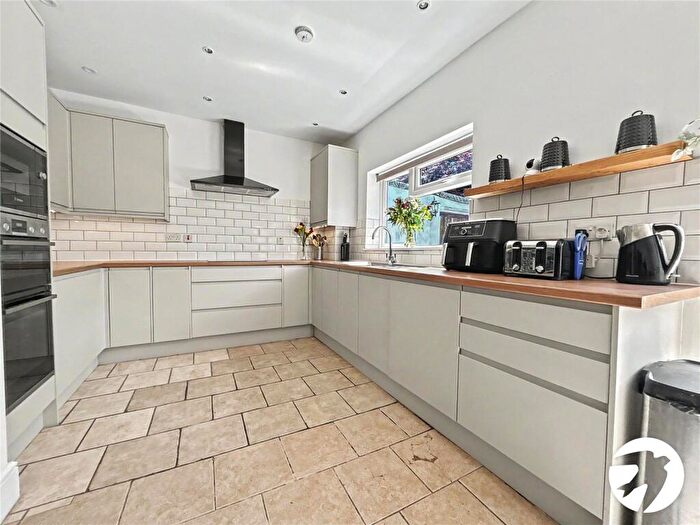 3 Bedroom Bungalow For Sale In Queenswood Road, Sidcup, Kent, DA15