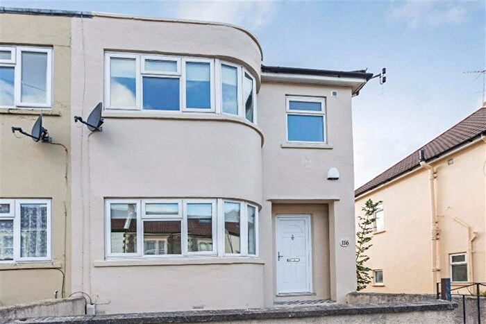 4 Bedroom Semi-Detached House To Rent In Bedroom Semi Detached House In Soundwell Road, Bristol, BS16
