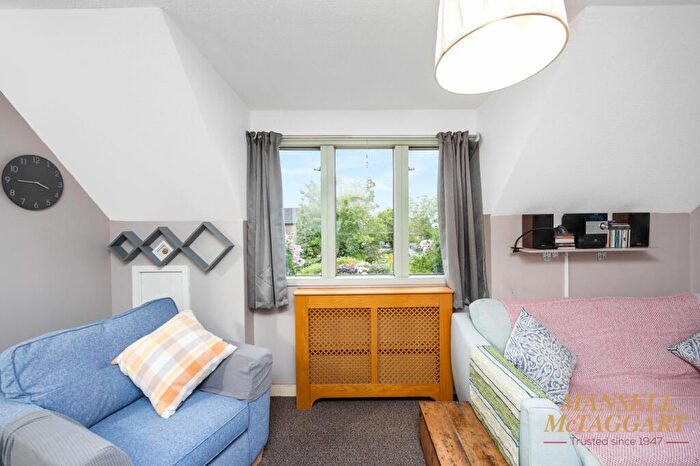 1 Bedroom Flat For Sale In Jengers Mead, Laura House Jengers Mead, RH14