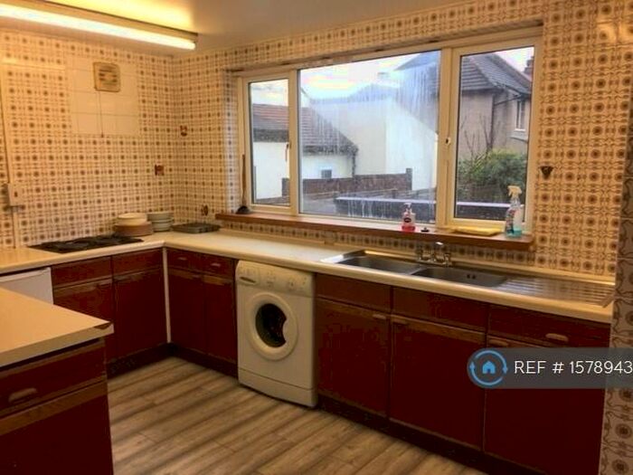 2 Bedroom Flat To Rent In Green Lanes, London, N13