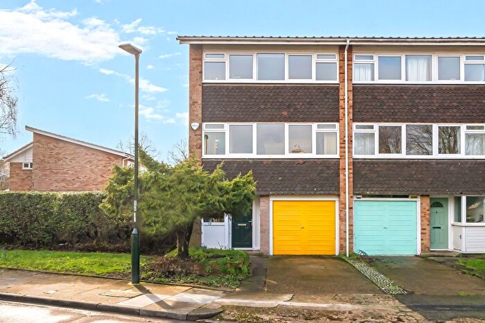4 Bedroom Town House For Sale In Breamwater Gardens, Richmond, TW10