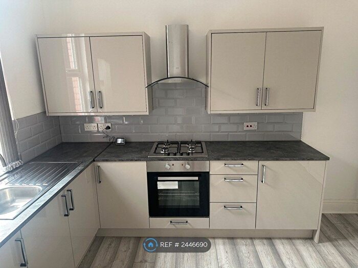 4 Bedroom Terraced House To Rent In Nowell Place, Leeds, LS9