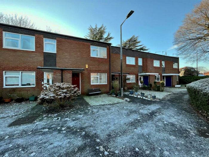 1 Bedroom Apartment To Rent In Beechfield Close, Sale, M33