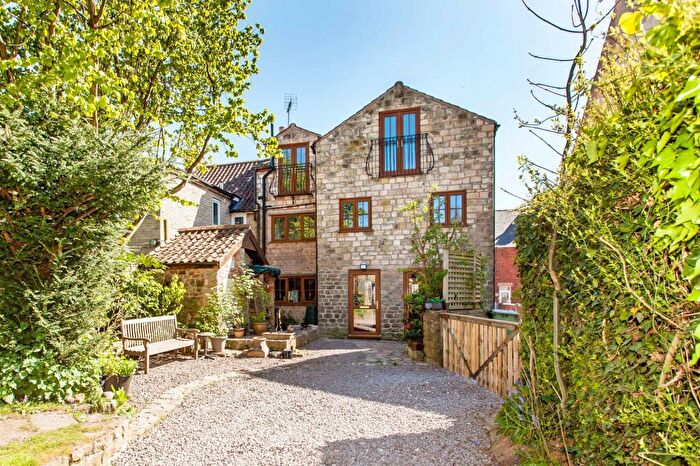 5 Bedroom Cottage For Sale In Bakestone Moor, Whitwell, S80