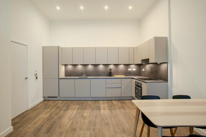 2 Bedroom Flat To Rent In Carnation Gardens, Hayes, UB3