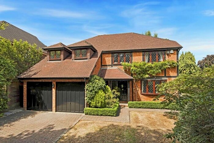 5 Bedroom Detached House To Rent In The Meades, Old Avenue, Weybridge, KT13