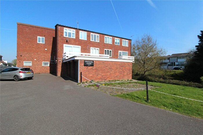 2 Bedroom Maisonette To Rent In Berkeley Drive, Hornchurch, RM11