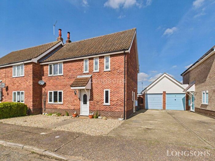 3 Bedroom Semi Detached House For Sale In Hamilton Close, Watton, IP25
