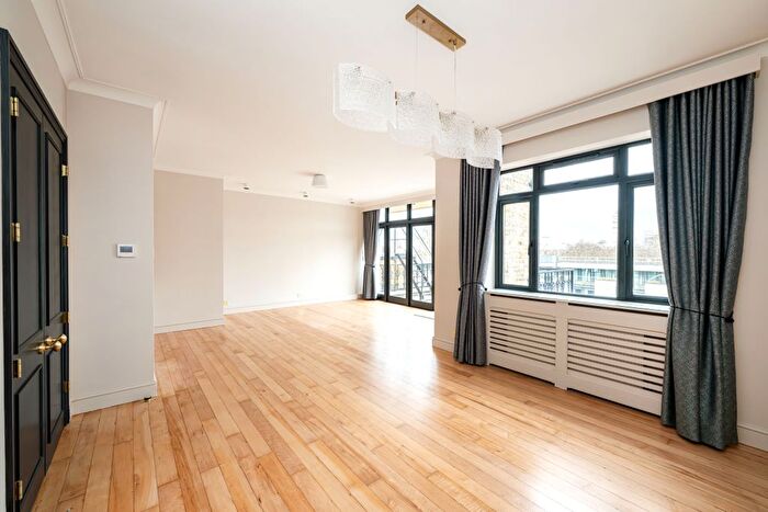 2 Bedroom Flat To Rent In Ennismore Gardens, London, SW7