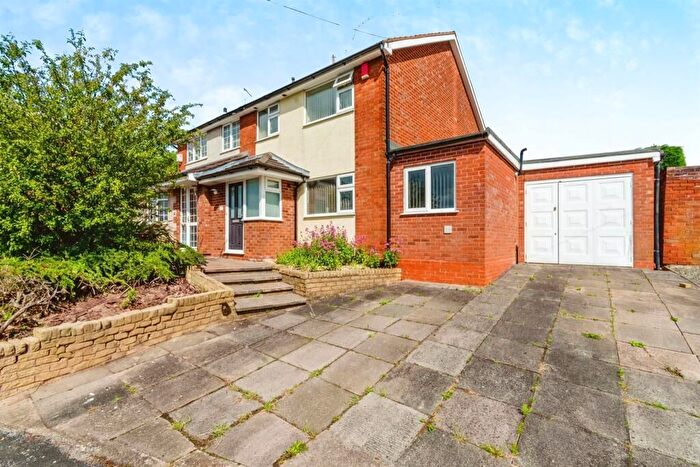3 Bedroom Semi-Detached House To Rent In Appledore Road, Walsall, WS5