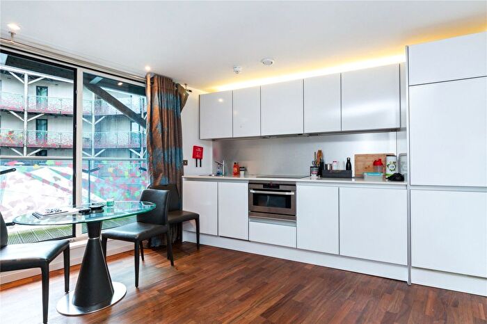 1 Bedroom Flat To Rent In Islington On The Green, A Islington Green, Islington, London, N1