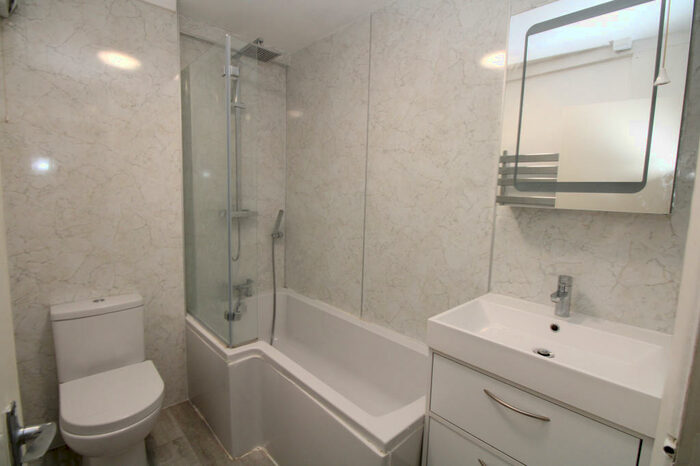 2 Bedroom Apartment To Rent In Elm Road, Sidcup, DA14